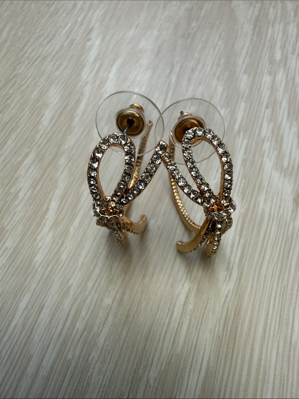 ✨BaubleBar Gold Crystal Loop Bow Earrings